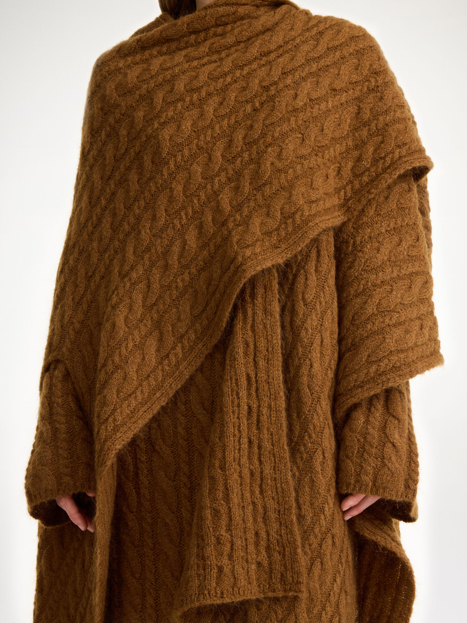 By Malene Birger Kassillas Wool-blend Poncho Strikkevarer Bison | NO_BB88048