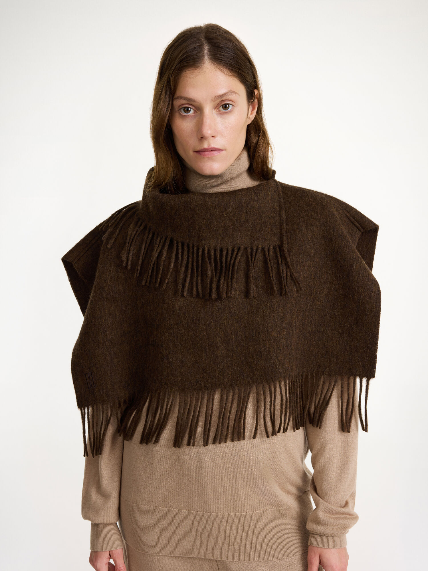 By Malene Birger Turtla Wool Fringe Bib Skjerf Shitake | NO_BB32922